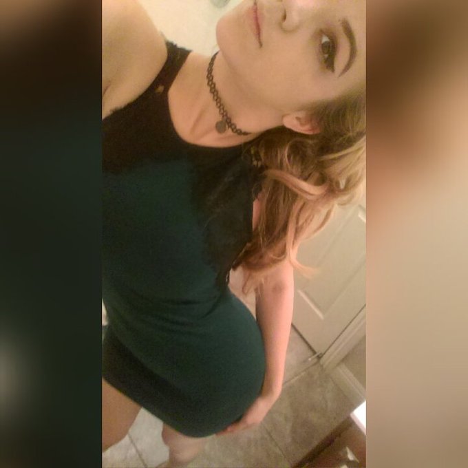 Tried on Emma's dress I felt cook https://t.co/fzRGj4aAxv<a href="/tag/420talent"class="tags"><span>#420talent</span></a>