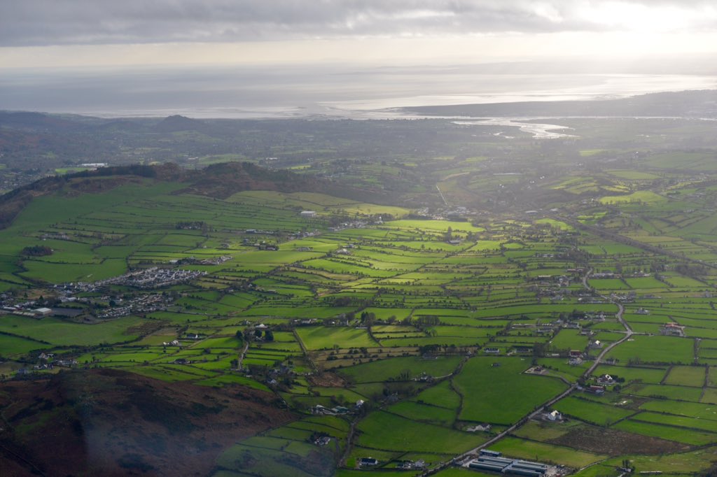 PSNIAirSupport's tweet photo. Supporting your local police @PSNINewry. Merry Christmas from #PSNIAirSupport #KeepingPeopleSafe https://t.co/9zTadYDR1I