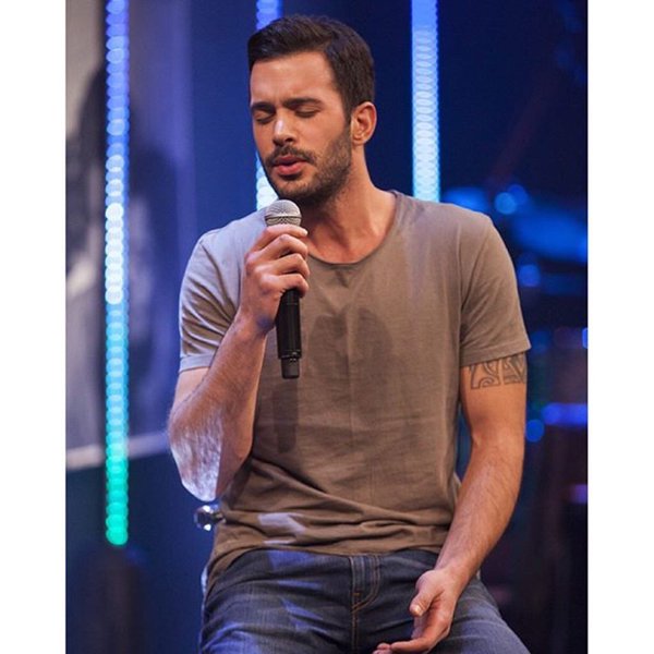 arducbarispage's tweet image. Nayino / Barış Arduç #kanald #tegv #dproduction @baris_arduc bu gece saat 22:30'da @KanalD 'de..