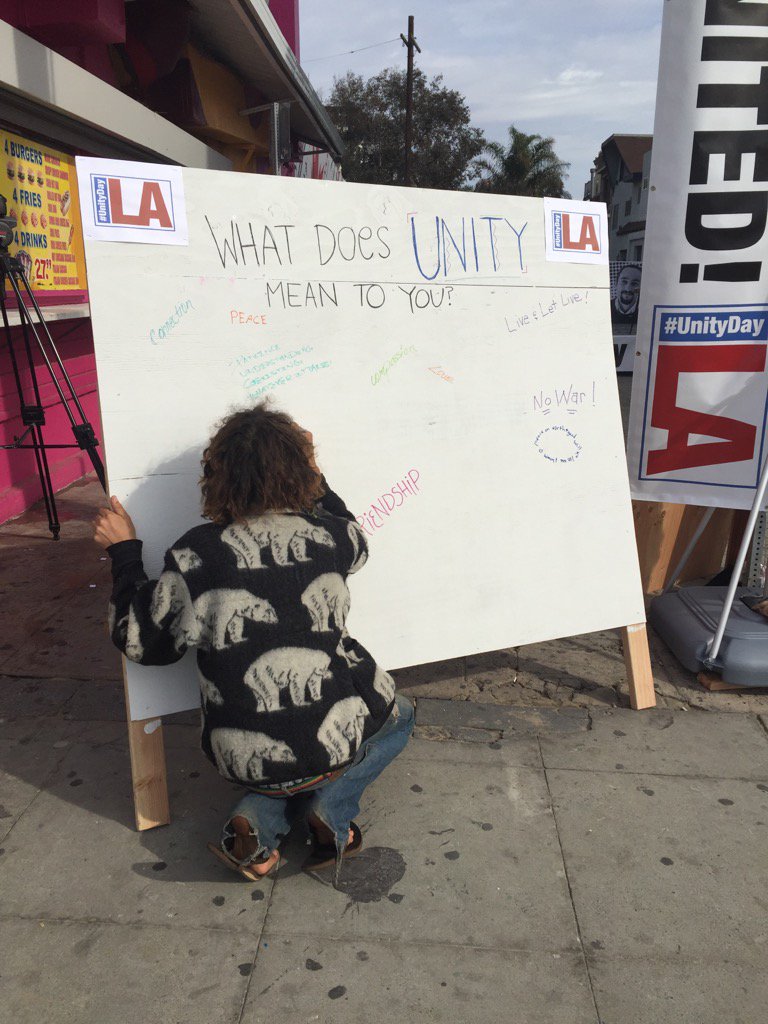 hollietkac's tweet photo. Come by and share what #unity means to you! #UnityDayLA @YoVenice #venice https://t.co/hb9aY8mFa7