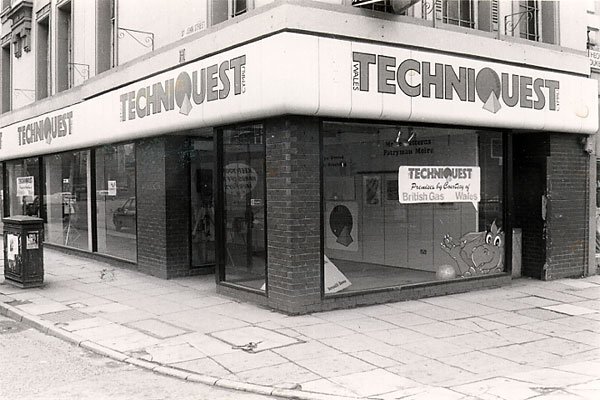 cardiffcouncil's tweet photo. 57.Techniquest was first based opposite Cardiff Castle, where Burger King is now https://t.co/aBDnJNomBw #60Cardiff https://t.co/8L6sOICQ9a