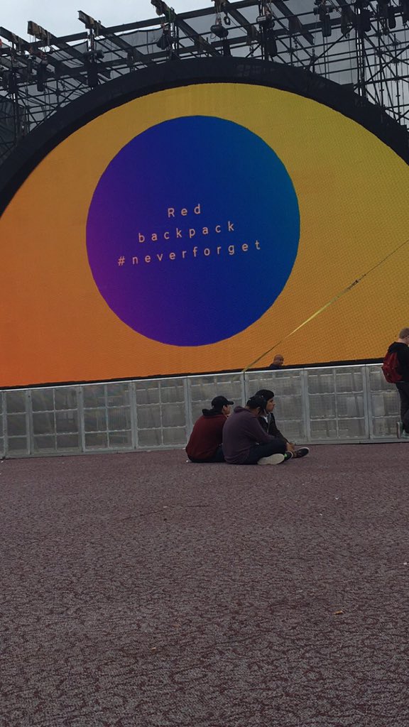 lisa_gardin's tweet image. #redbackpack