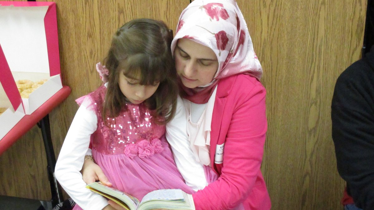 RJK1516's tweet photo. Time From Work For My Beloved #WinterReadAloud #BestMoms https://t.co/HXxxkdptxl