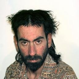 PoetaTolinhas's tweet photo. Avazinho queridas 
Como ja dizia a minha mae:"tu e o brad pitas sao cara de um cabelo do outro" https://t.co/c4mNTn0OII