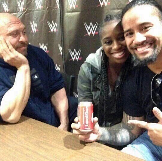 AsiaAsiadnai76's tweet photo. #ThingsShouldBeLeftIn2015 for ryback to stop being jealous😂 https://t.co/oNZJZJshXq