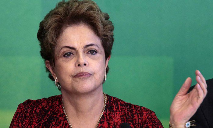 JornalOGlobo's tweet photo. Dilma terminará 2015 como a governante mais rejeitada pelo eleitorado em 29 anos. https://t.co/UYveDMImQ6 https://t.co/afiLcON5sp