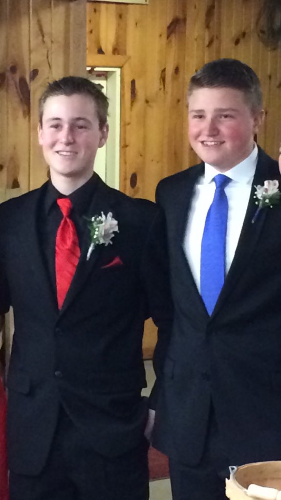 AlbinGavin's tweet photo. B-Day shoutout to my boy #99 #pullcarts #tiny https://t.co/Tc3Nuq6UmQ