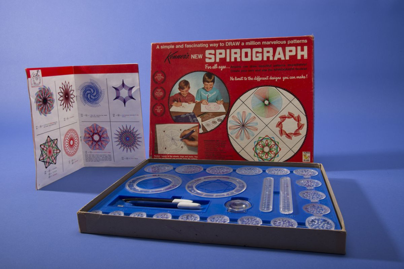 amhistorymuseum's tweet image. A favorite on kids&apos; holiday lists back in day, the spirograph: ow.ly/VX4Zf #MathHistory
