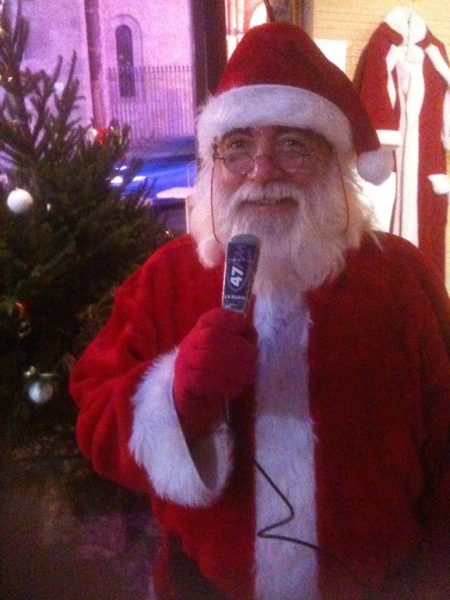 le #PèreNoël sur #47fm mercredi matin après 8h30 ! Emission en LIVE ;) Cc. <a href="/DolbyEric/">Eric Dolby</a> @Fran4oi7 <a href="/DiPapet/">Di Papet</a> <a href="/villeagen/">Ville d'Agen 🇫🇷🇪🇺🇺🇦</a>