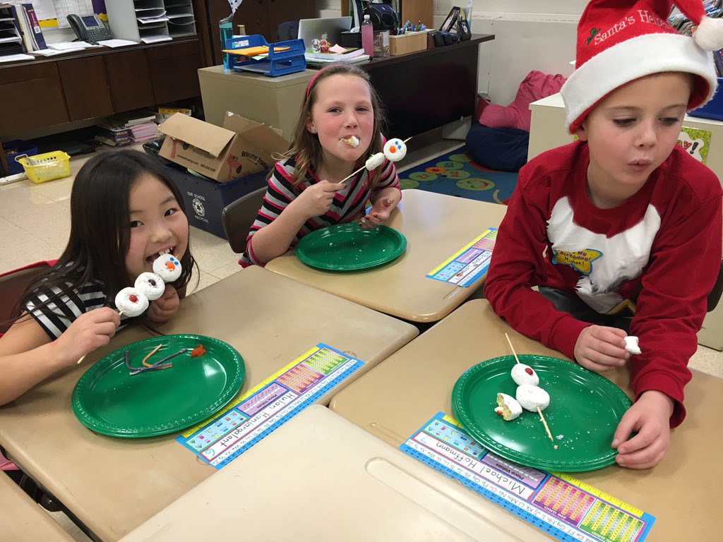MattsonClass's tweet photo. What a fun holiday party! #weare44 #madison44 https://t.co/G6uwzySXCq