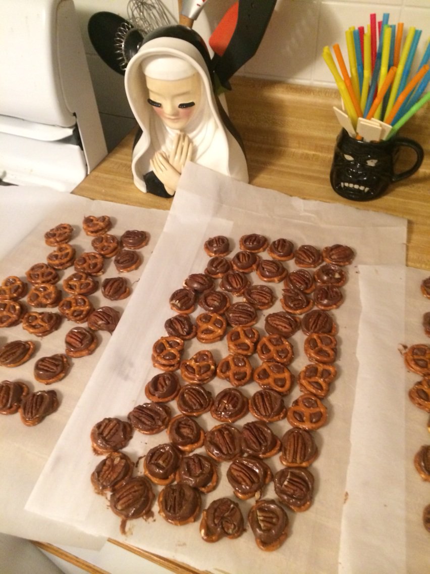 justine_staff's tweet photo. Make a treat and #bakeitfoward so no kid goes hungry. https://t.co/Y6RC4LeWYa