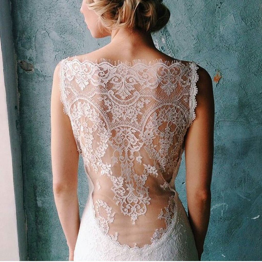 Brideshairpins's tweet photo. Exquisite lace backless bridal by @clairepettibone. Love!
#bridesandhairpins #lace #backle… https://t.co/ZyqPaa1ztr https://t.co/HrMj8cf4i8