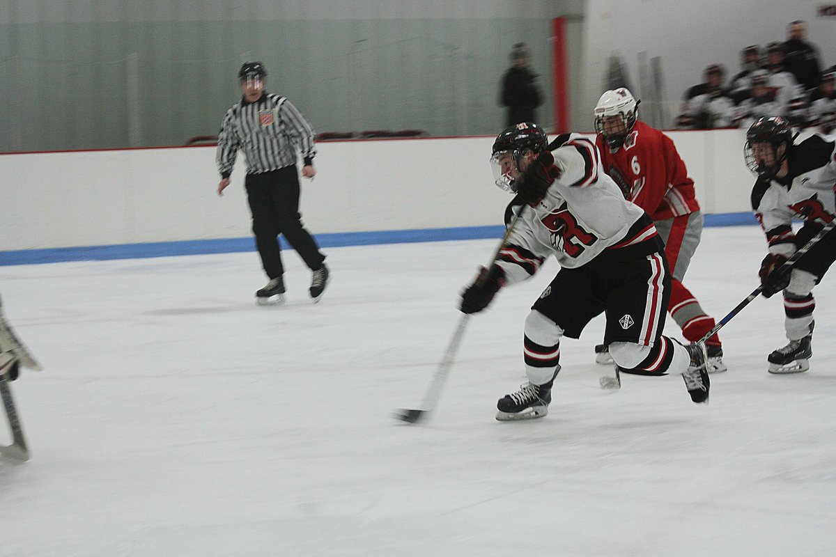 deztrain's tweet photo. Michael Tobin nets the game winner and his first Varsity goal for @RMHSHockey1 against Wakefield https://t.co/9xuLC4tZqF