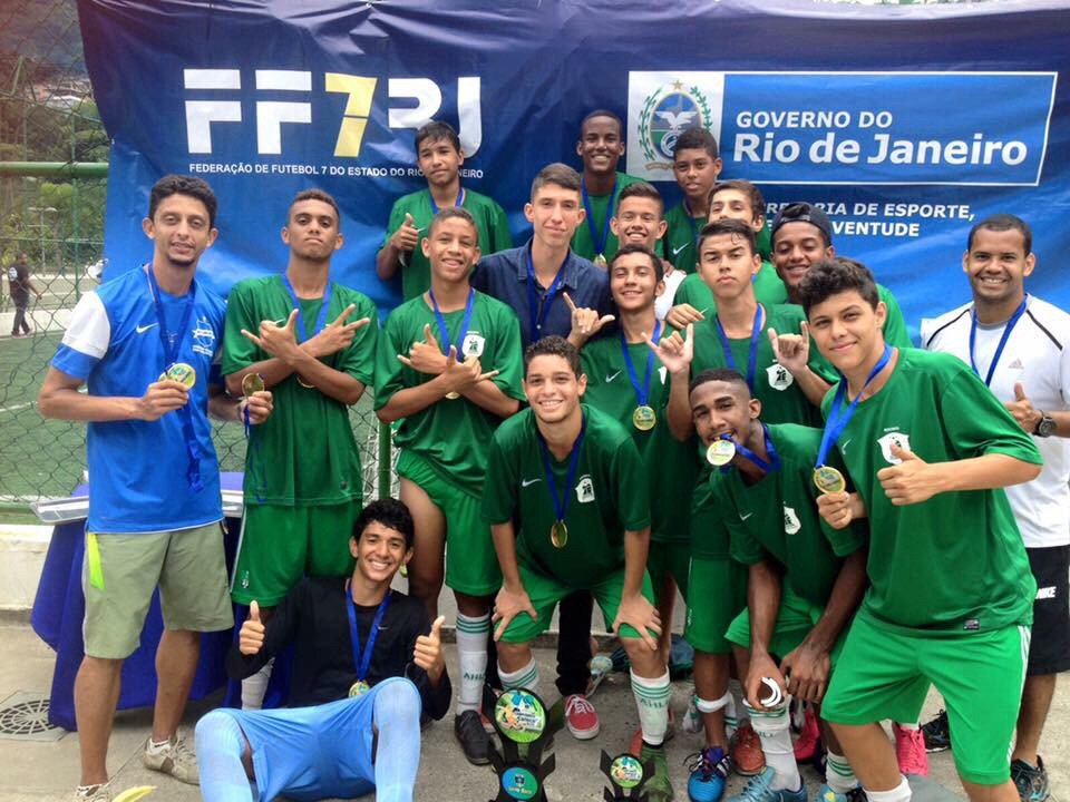 pedrinh08's tweet photo. Tem q respeitar agente dentro de campo , na bola ninguém ganha !! 
Vão dizer q é sorte ❤⚽😌

#CampeaoCarioca https://t.co/sHVAgwx0eg