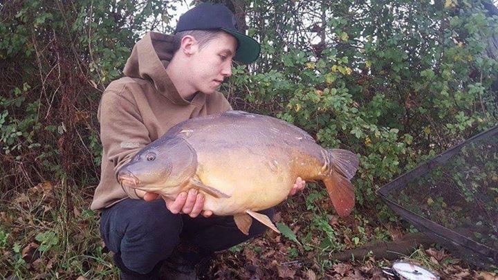 TORBAIT1's tweet photo. Michael jeziork doing the business through winter Good and consistent angling well done!#squidandtangerine #getontor https://t.co/68pfnLc4RH