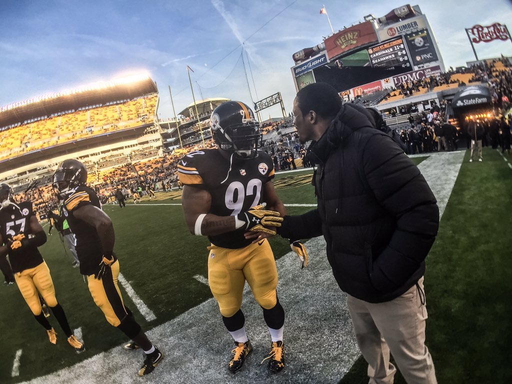 ctmccall68's tweet photo. RT @steelers Showing love. https://t.co/UHbHuQJq2n #steelers
