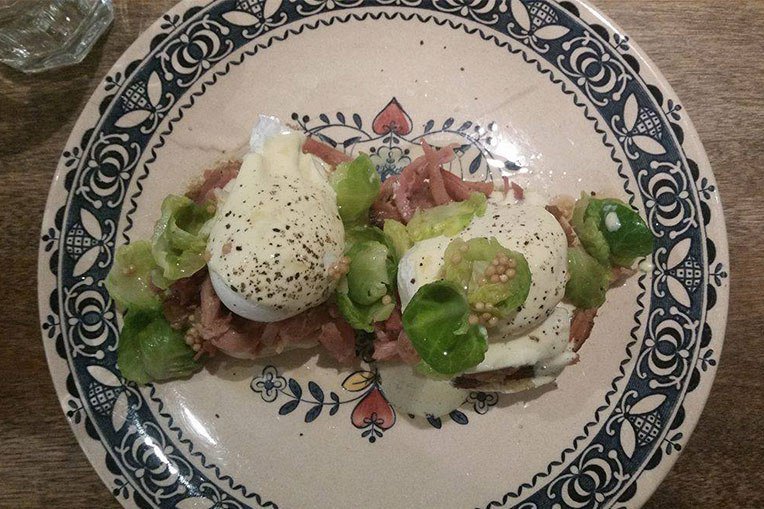Une sortie à Montréal – le brunch chez De farine et d’eau fraîche alanglaiseblog.com/2015/12/20/une…