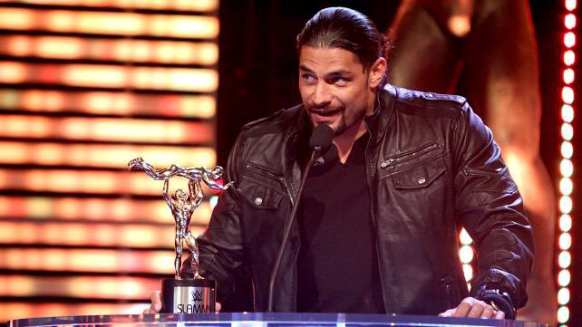 WWERomanReigns's tweet photo. What a year...from #Superstar of the year to @WWE World Heavyweight Champion. #SLAMMY #RomanEmpire https://t.co/ES21VdO8n3