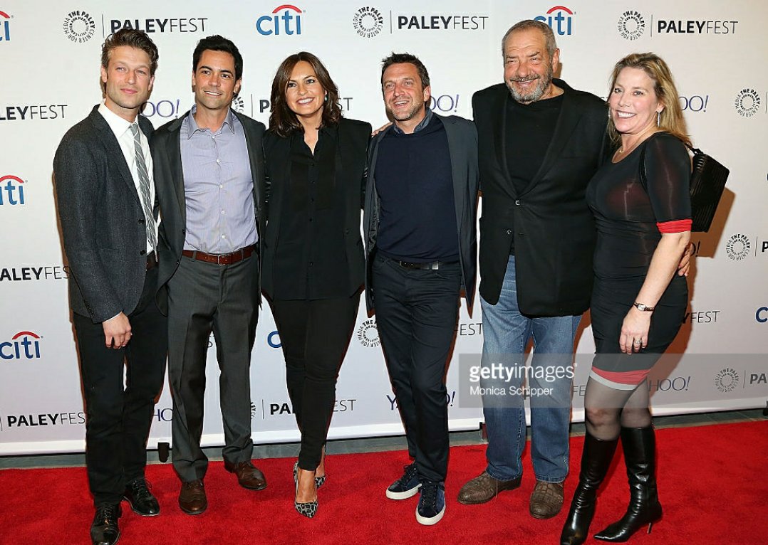 SVUchick89's tweet photo. 🎈 #HappyBirthdayDickWolf..!! 🎂
Thank you for the most AMAZING TV Squad &amp; for giving us the FEARLESS Olivia Benson! ❤ https://t.co/0Qm6c8mm84