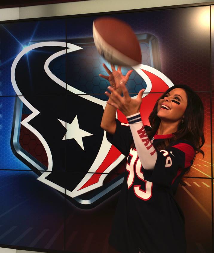 JenReynaTV's tweet photo. #GoTexans Winning against #Colts! Pulling off a win. 16-10. #football #NFL @KPRC2 #sports https://t.co/AsM6lNPY7o