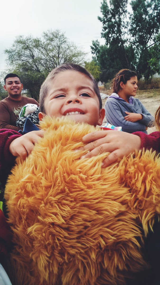 Cerbotics4400's tweet photo. No hay nada mejor que la sonrisa de un niño 🌟 #TDC2015 #omgrobots #makeitloud #firstmexico #firstrobotics https://t.co/c3DdJZhXK1