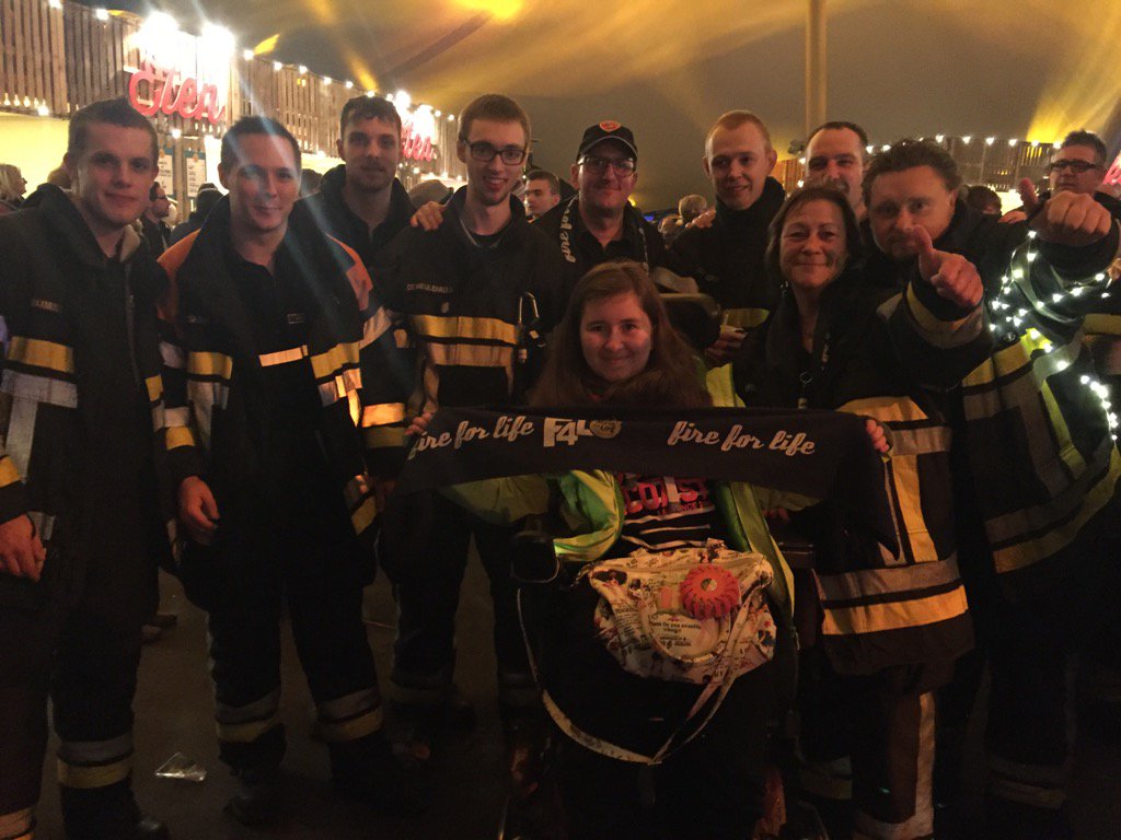 Janlamot's tweet image. Ook ons korps #rivierenland zorgt mee voor 48.122 euro voor @ToWalkAgainTWA @stubru @BartSomers @SvenGazet