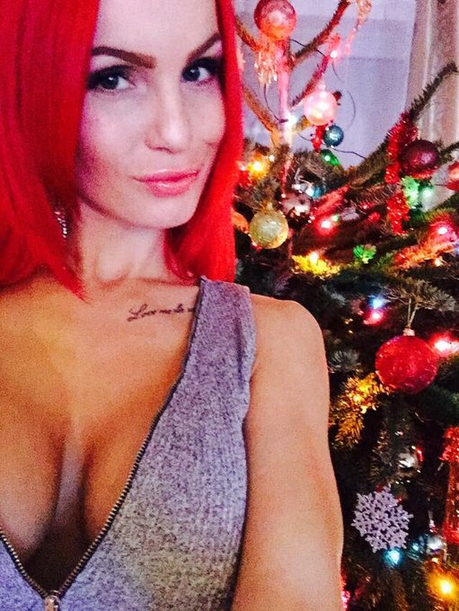 Steht bei euch schon der Weihnachtsbaum? ??? https://t.co/7dOpzW1ihq