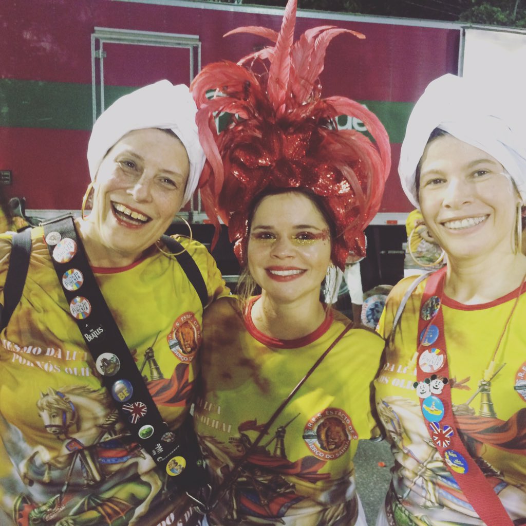 nicolleribeiro's tweet image. 2°round agora: Ensaio Técnico da Estácio de Sá!! 🎉🎶😉 #BateriaMedalhaDeOuro #EstácioDeSá #BerçoDoSamba #GrupoEspecial