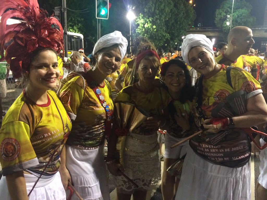 nicolleribeiro's tweet image. 2°round agora: Ensaio Técnico da Estácio de Sá!! 🎉🎶😉 #BateriaMedalhaDeOuro #EstácioDeSá #BerçoDoSamba #GrupoEspecial