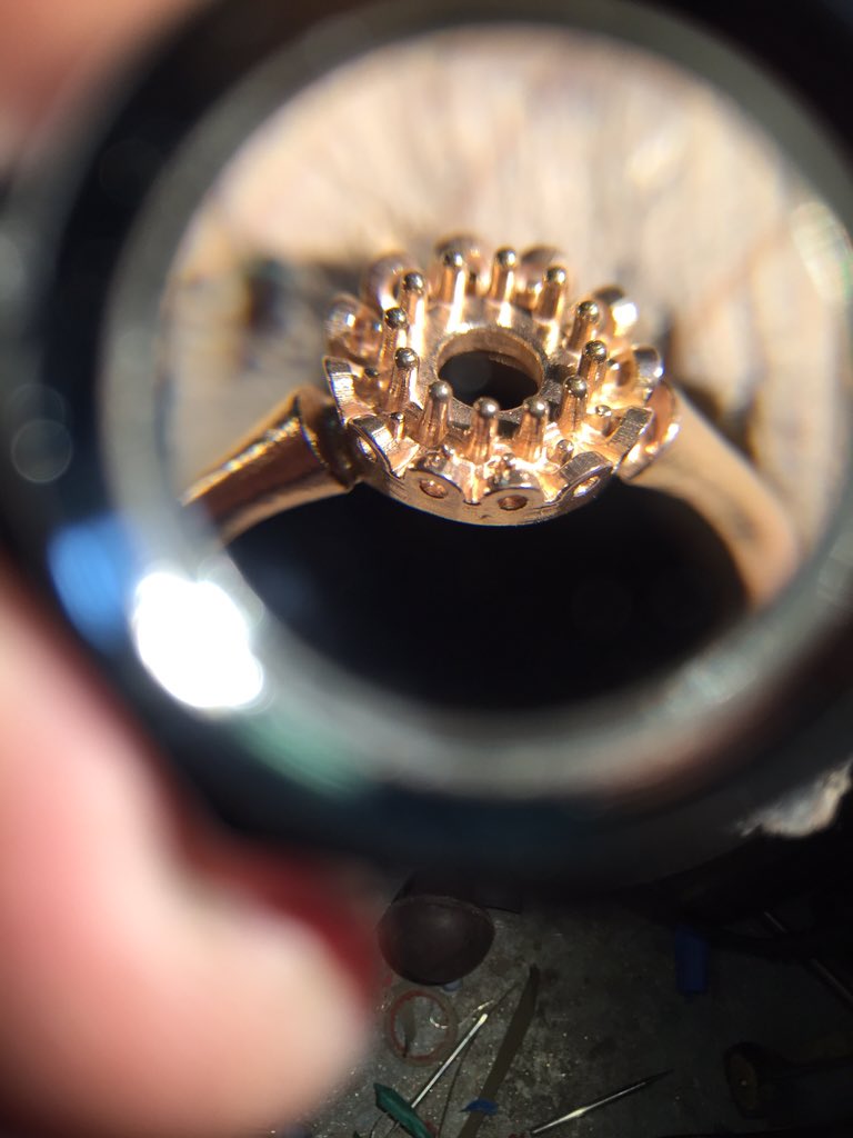 reddoordist's tweet image. Casting RoseGold #perfection with#b9cteator resin #b9c #jeweler #gold #jewelry #rings #3DTechnology #3dprinting #yea