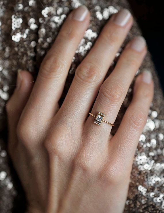 BodaTotal's tweet photo. Nos encanta cómo combinó su anillo con las uñas y su outfit ¿Tú cómo combinas el tuyo? https://t.co/tna4s5mmg8