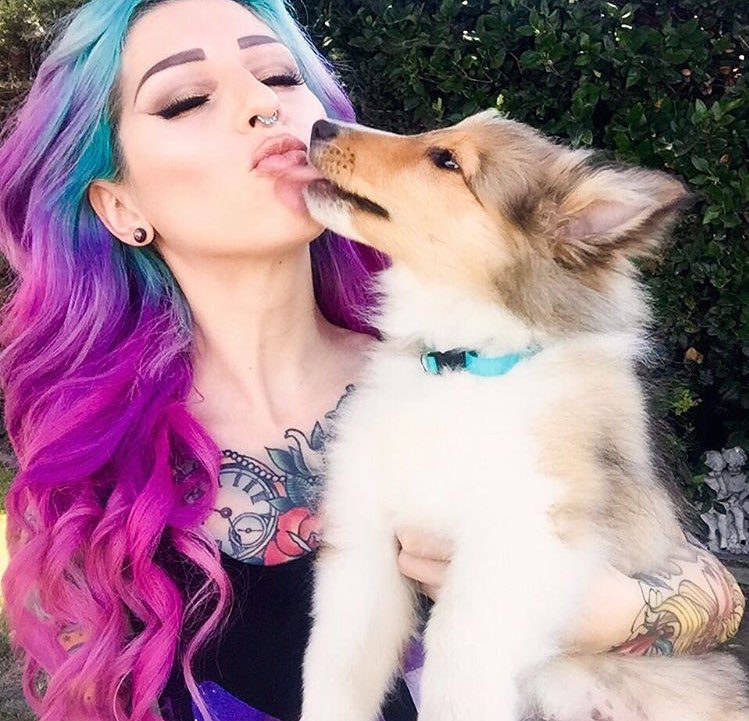 ¿Un RT para la chica bipolar de pelo?.
#FreeRol.