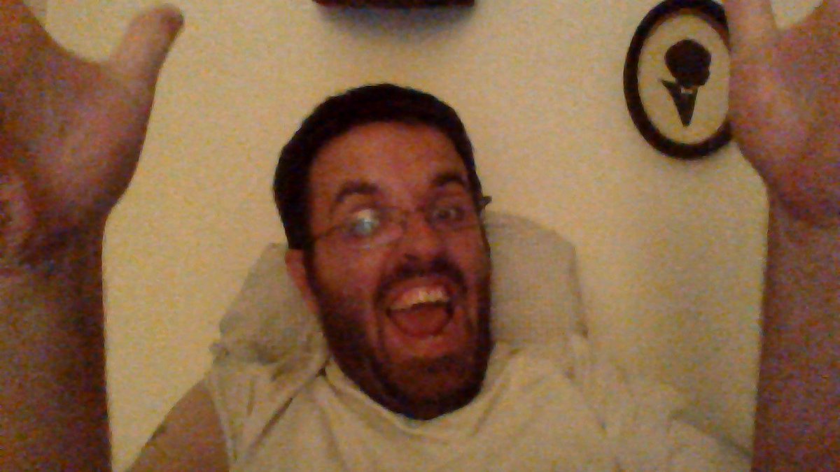 BURPSELFIES's tweet image. Here is a funny Selfie I did for the header of BURP.co ! Its me being crazy!