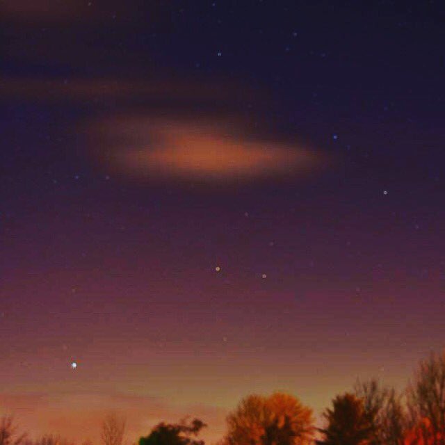 markymarks86's tweet photo. Slight Aurora,Tralee, Co.Kerry @Aurora_ireland https://t.co/NybOisyahb