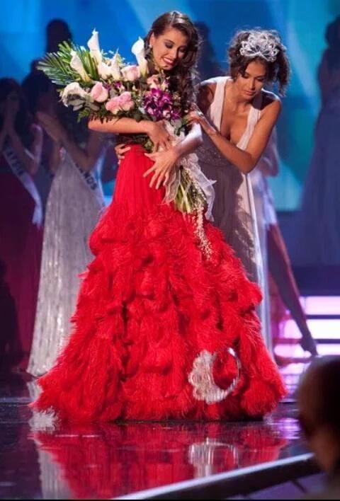 ReaIJhonathan's tweet photo. Podrán hacer el miss universo 2050 y nadie las va a superar 
 #MissUniverse2015 https://t.co/bjaEoft5PO