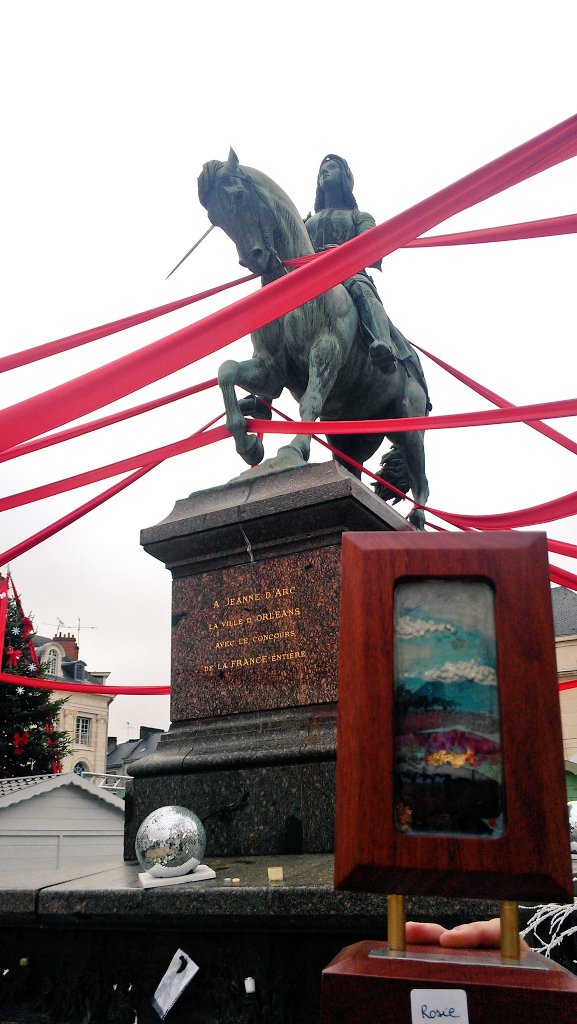 Paying my respects to my hero. The original princess of pink, Jeanne D'Arc. #patronsaintofpink @DeepWoodsWinery