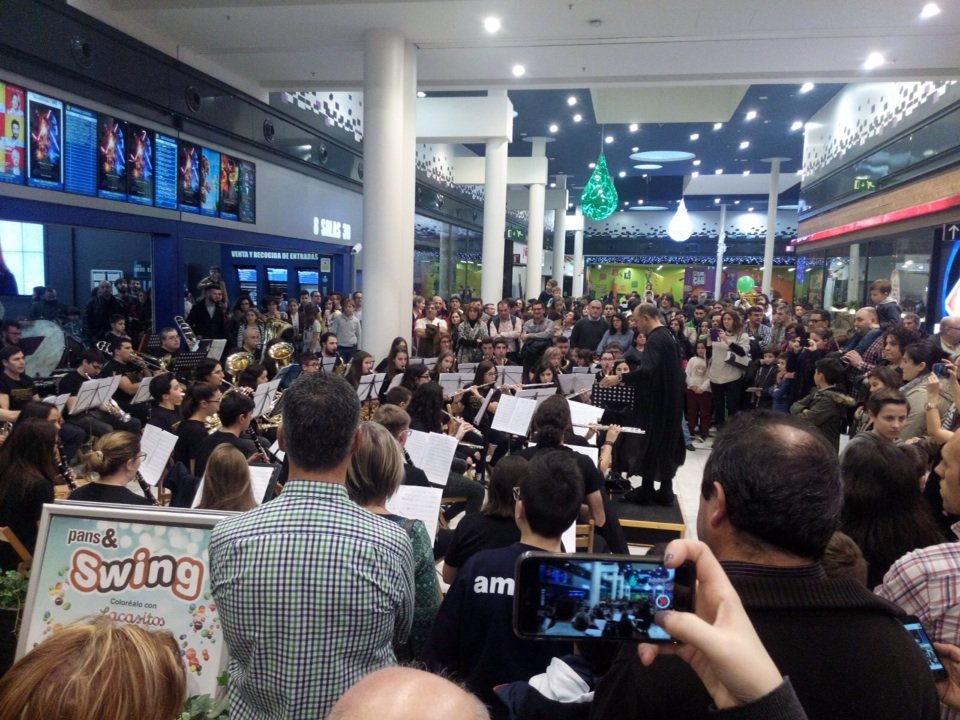 Espectacular estreno de Star Wars no CC As Cancelas coa Banda da SR Calo interpretando a BSO