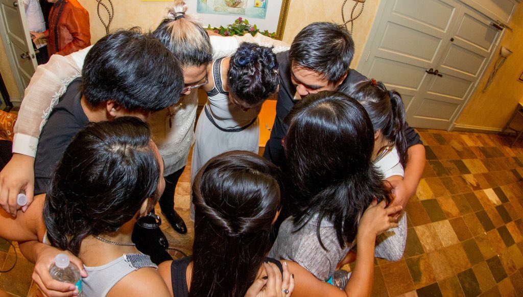 celestialyssa's tweet photo. #PeopleWhoMadeMy2015 endlessly grateful to be an a cappella nerd performing with these other a cappella nerds https://t.co/3GUSjjZW6D