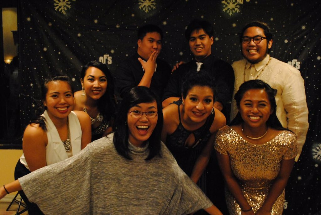 celestialyssa's tweet photo. #PeopleWhoMadeMy2015 endlessly grateful to be an a cappella nerd performing with these other a cappella nerds https://t.co/3GUSjjZW6D