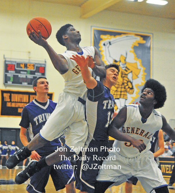 JZeltman's tweet photo. Brandon Blair drawing a foul for @gowooathletics at Steve Smith Classic. @TheDailyRecord https://t.co/w6J2UtBtFy