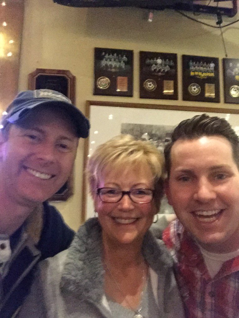 SandiLogan's tweet image. Here we are for the #GrandFinale for #TeamSteve #DentonMd #HolidayBakingChampionship #FoodNetwork #SoExcited