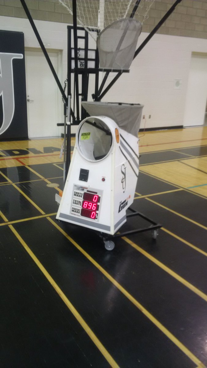 RainMakerSharp's tweet image. Past and present Guardians getting up some jumpshots over the holidays #rainsession