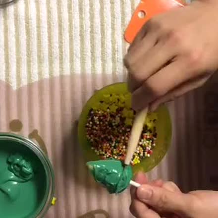 vyscakepops's tweet image. |REPLAY| #Christmas Tree Cake Pops 🎄 #snow #newyears #katch #Periscope ktch.tv/5hd-