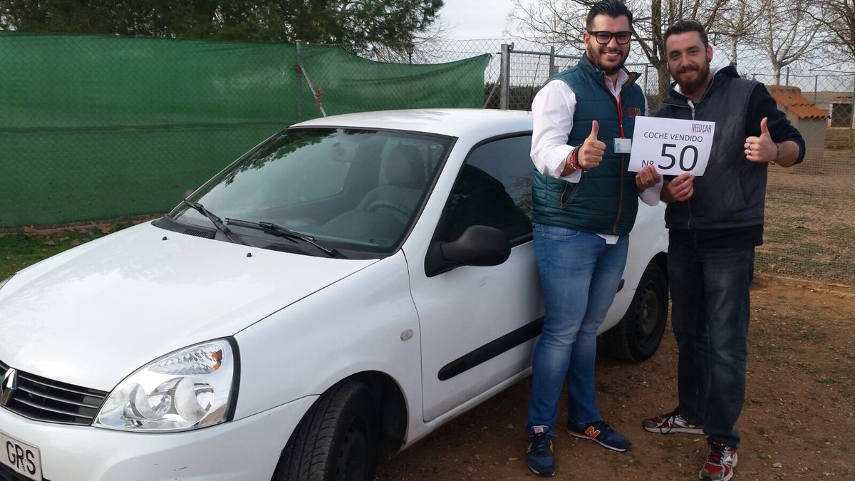 ventasneedcar's tweet photo. Entrega especial número 50!!!! Centro canino @Albacan  #needcar #gentequemola #gracias #comprainteligente #clio https://t.co/GDCqlr6kmv