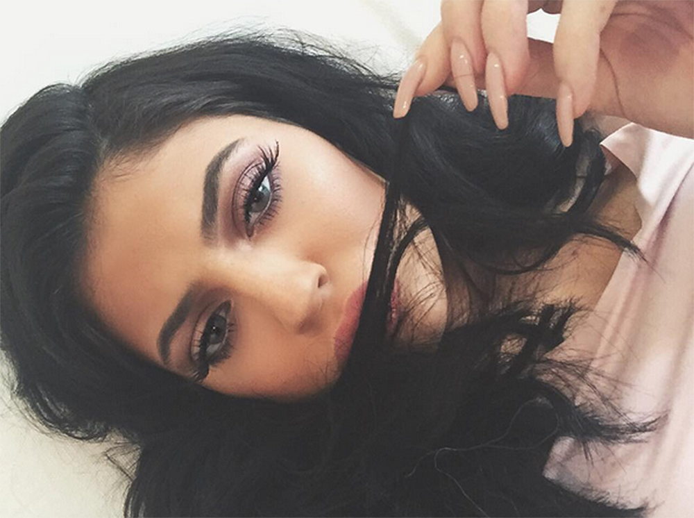 Cosmopolitan's tweet photo. Kylie Jenner Has Now Completely Changed Her Eyebrows https://t.co/jlqLrS4ywO https://t.co/1rRFimdzeC