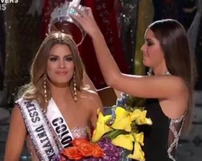 empantanado_'s tweet photo. - Chao mamá, me voy para una fiesta.
- No señorita, no me sale.
-
#MissUniverse2015 https://t.co/u7BHUKt1Zc