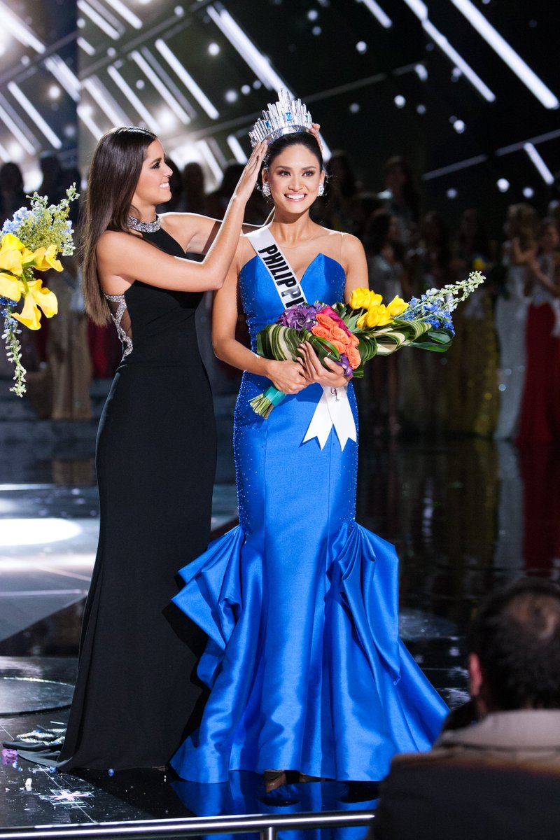 michaeljosh's tweet photo. The Miss Universe 2015 crowning moment we didn’t get to see. Miss Philippines crowned #MissUniverse2015 https://t.co/njKM5KnB79