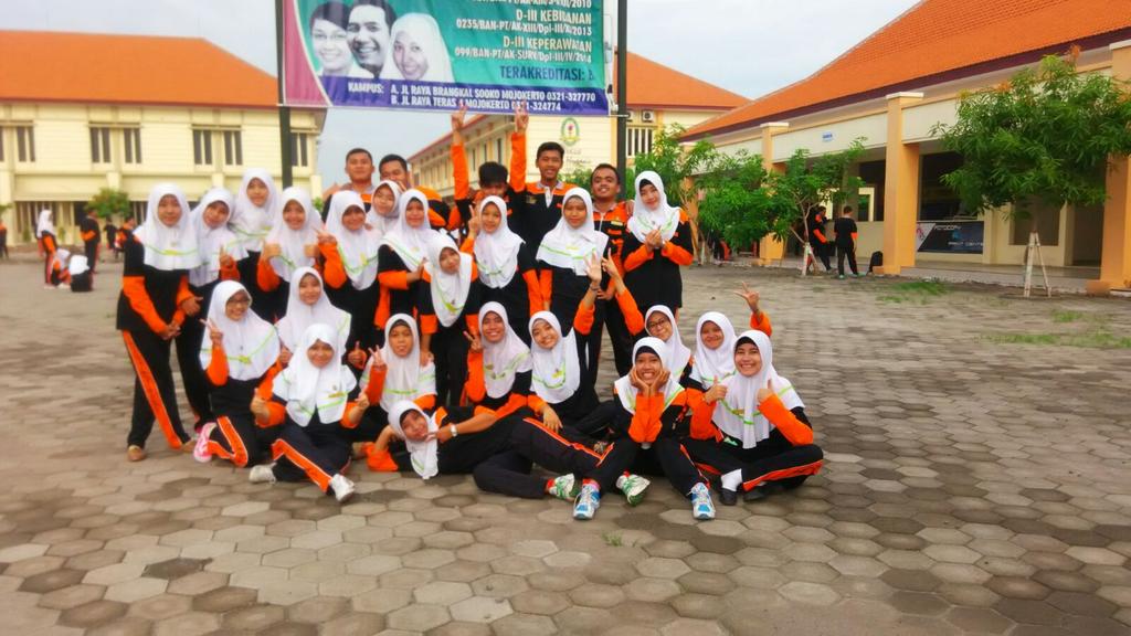 zyanFR75's tweet photo. Anak kesehatan juga butuh olahraga.. 😄😀😍 https://t.co/7oVs9QhghB