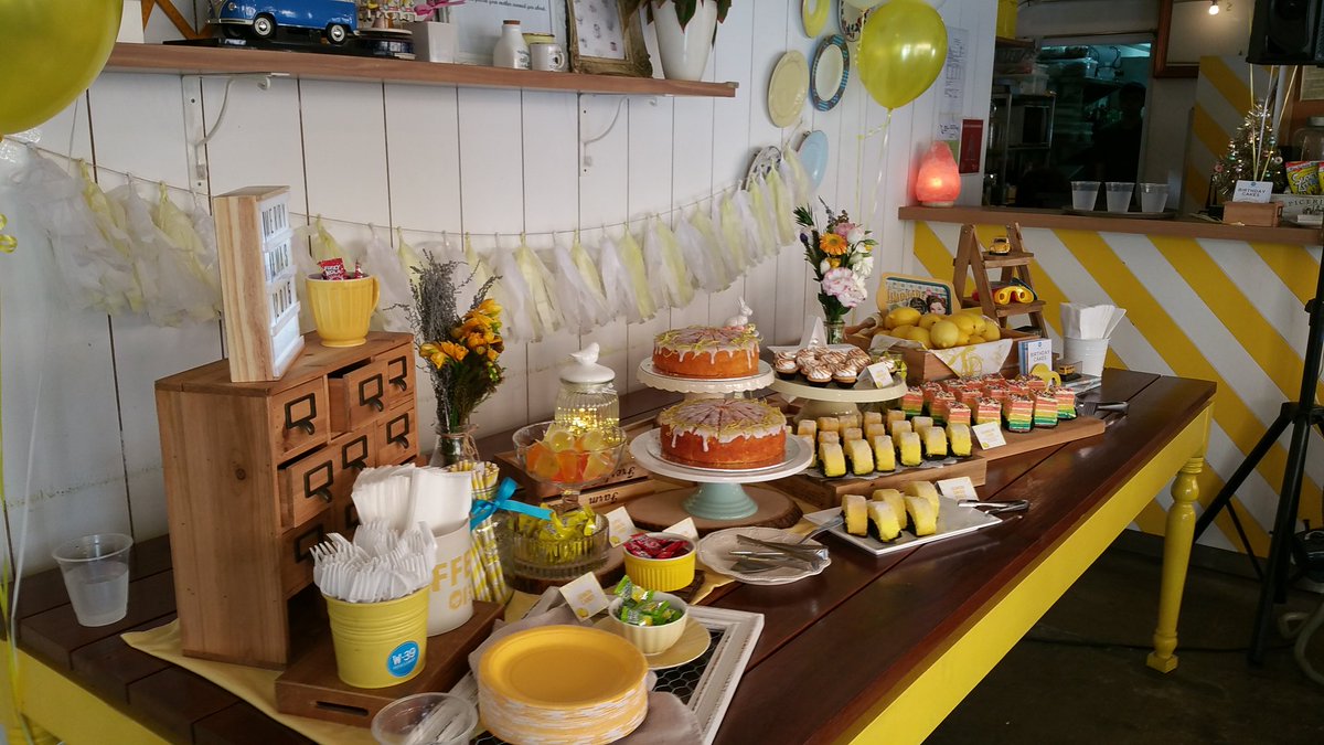 ST_LifeTweets's tweet photo. Chasing away the Monday blues with a yellow themed press con for local singer #DerrickHoh 's #LemonTree album launch https://t.co/iK0e0Mqjt4