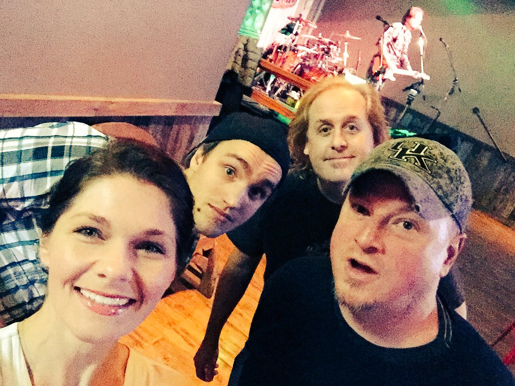 cntsongs's tweet photo. Been a crazy, busy month of gigs w these gents!! โค๏ธ me some @JaredSuitor @dslittlejohn #KevinFrank @dustyhundley #TN https://t.co/nZxITuYDcB